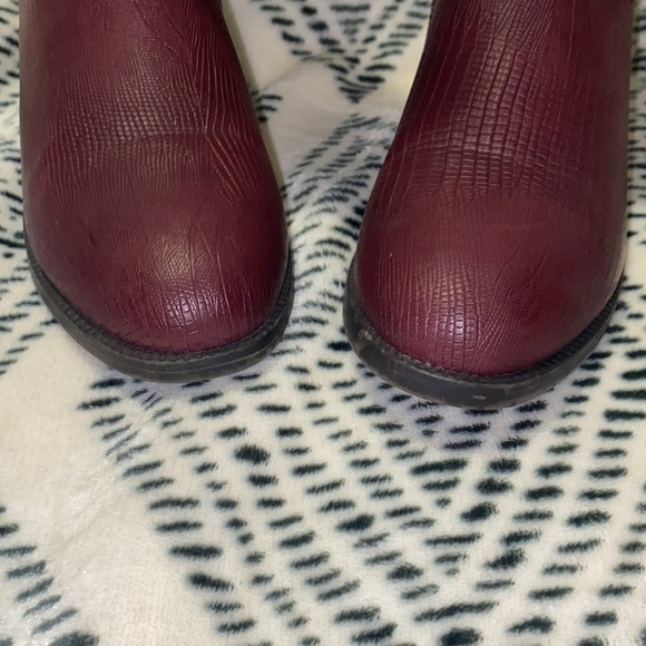 WANTED "SLITHER BURGUNDYLIZARD LONG BOOTS SIDE ZIPPER PADDED INSOLE SZ 9 - Picture 5 of 6